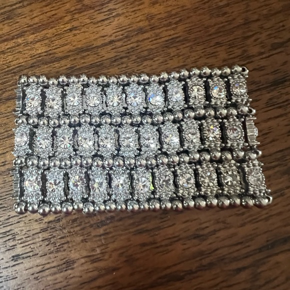 Elegant Silver Crystal Bracelet - Picture 4 of 6